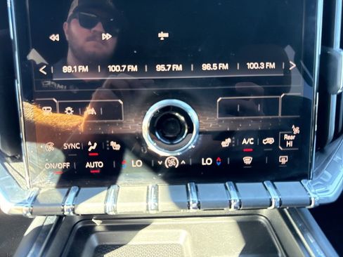 Used 2025 GMC Acadia Elevation FWD image 19