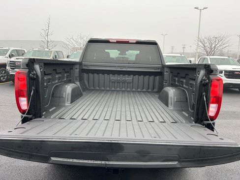 New 2026 GMC Sierra 1500 SLE image 15