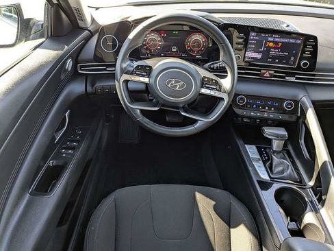 Used 2022 Hyundai Elantra SEL w/ Convenience + Premium Package FWD image 14