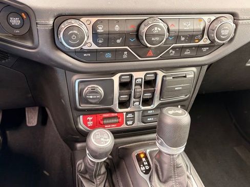 Used 2025 Jeep Wrangler Unlimited Rubicon 4xe w/ Safety Group AWD/4WD image 22