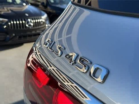 Certified 2025 Mercedes-Benz GLS 450 4MATIC image 11