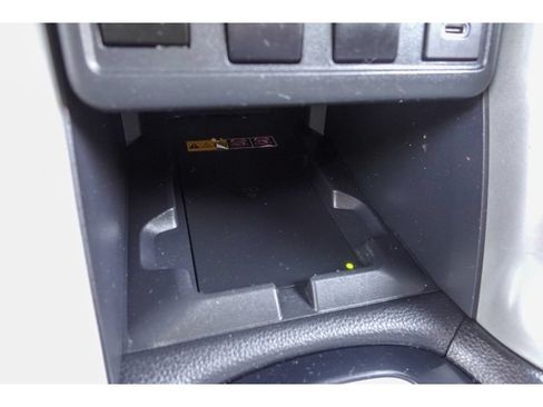 Used 2024 Toyota Corolla Cross AWD Hybrid w/ Moonroof Package image 21