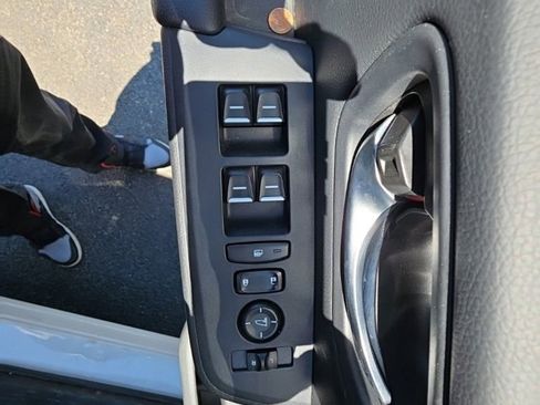 Used 2023 Honda Pilot Touring image 12