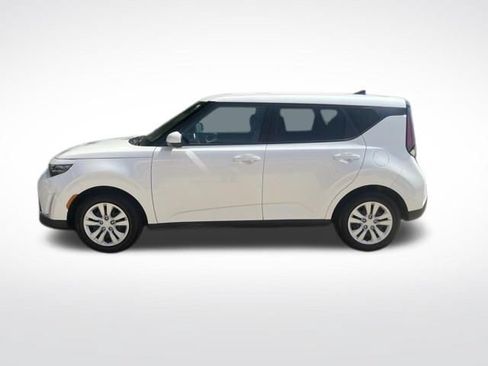 Used 2023 Kia Soul LX FWD image 6