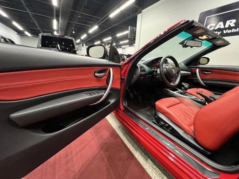Used 2010 BMW 135i Convertible w/ Premium Pkg image 28