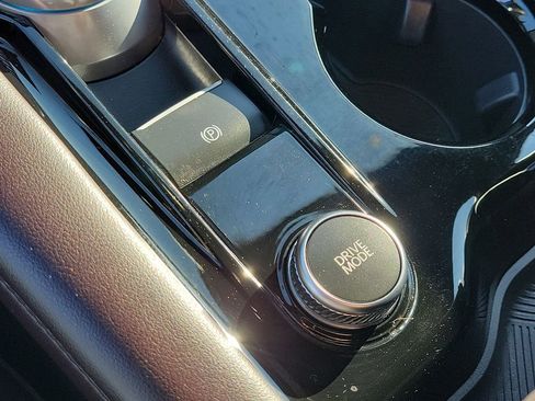 Used 2025 Ford Explorer Platinum image 28