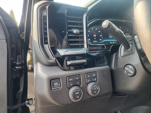 Used 2025 Chevrolet Silverado 1500 High Country w/ Technology Package image 29