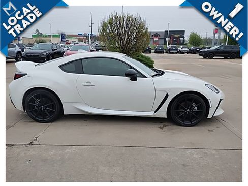 Used 2022 Toyota GR86 Premium w/ ALL Weather Mat Package (TMS) image 5