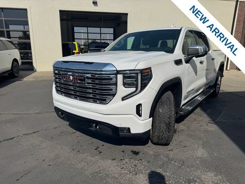 Used 2024 GMC Sierra 1500 Denali w/ Technology Package AWD/4WD image 3