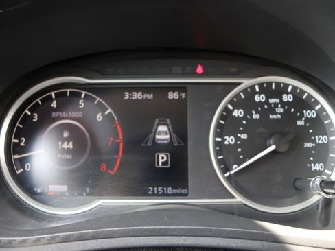 Used 2025 Nissan Versa SV FWD image 24