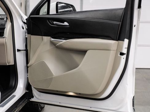 Used 2021 Cadillac XT4 Premium Luxury image 51