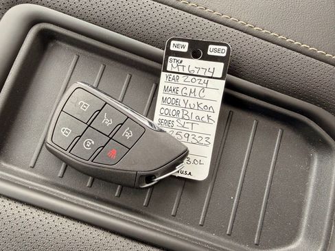 Used 2024 GMC Yukon SLT w/ SLT Premium Package AWD/4WD image 48