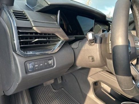 Used 2025 GMC Acadia Denali w/ Super Cruise Package image 34