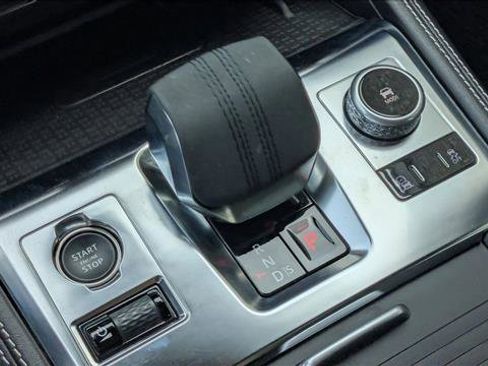 Used 2024 Jaguar F-PACE R-Dynamic S image 19