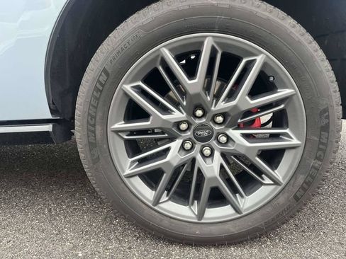 Certified 2025 Ford Expedition Platinum w/ Stealth Performance Package AWD/4WD image 11
