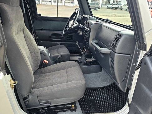 Used 2004 Jeep Wrangler SE image 13
