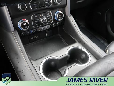 Used 2024 GMC Yukon SLT AWD/4WD image 40