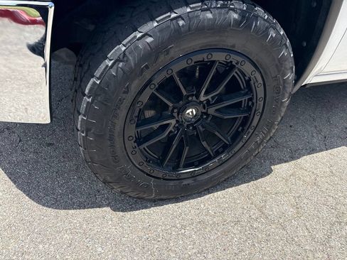 Used 2018 GMC Sierra 1500 SLT w/ Texas SLT Premium Package AWD/4WD image 9
