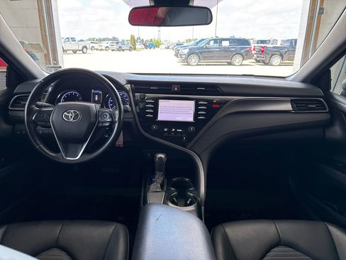 Used 2019 Toyota Camry SE FWD image 17