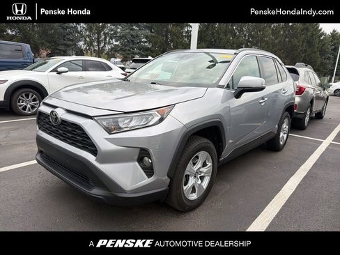Used 2019 Toyota RAV4 XLE image 1
