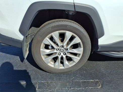 Used 2024 Toyota RAV4 XLE Premium image 10