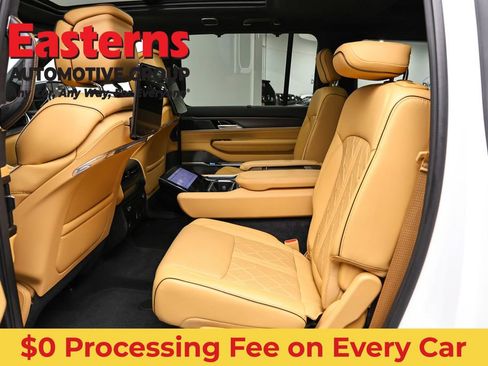 Used 2025 Jeep Grand Wagoneer Series III w/ Rear Seat Video Group 1 AWD/4WD image 22