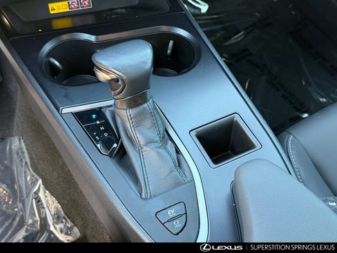 Used 2024 Lexus UX 250h FWD image 25
