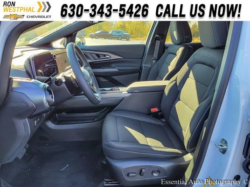 New 2026 Chevrolet Equinox EV LT image 8