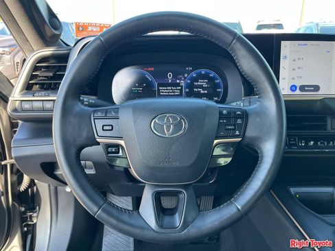 Certified 2023 Toyota Crown AWD/4WD image 22