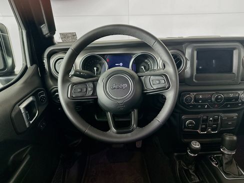 Used 2023 Jeep Wrangler Unlimited AWD/4WD image 17