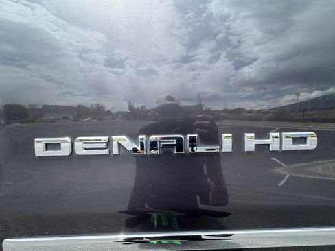 Used 2016 GMC Sierra 3500 Denali w/ Duramax Plus Package AWD/4WD image 23