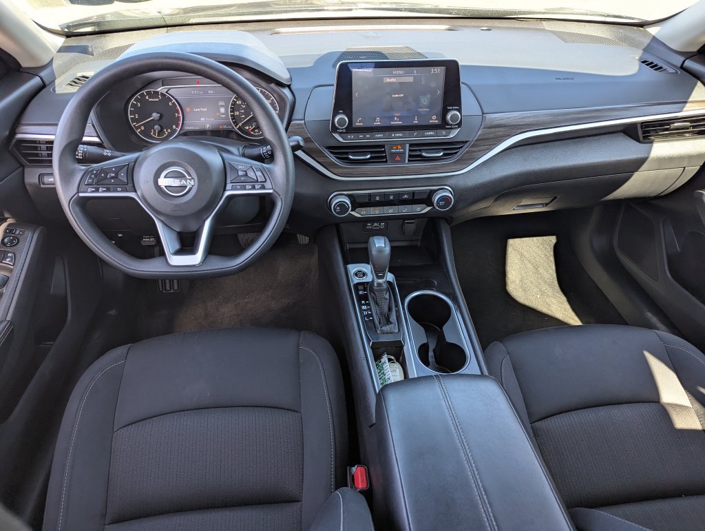Used 2024 Nissan Altima 2.5 SV FWD image 28
