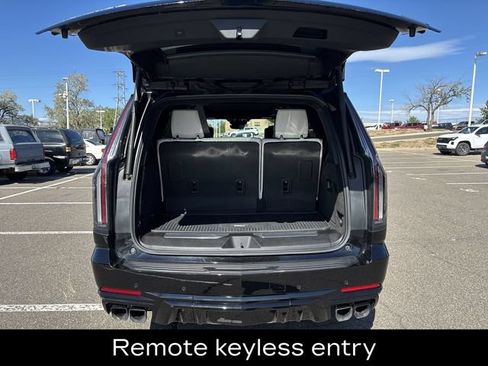 Used 2025 Cadillac Escalade V AWD/4WD image 29