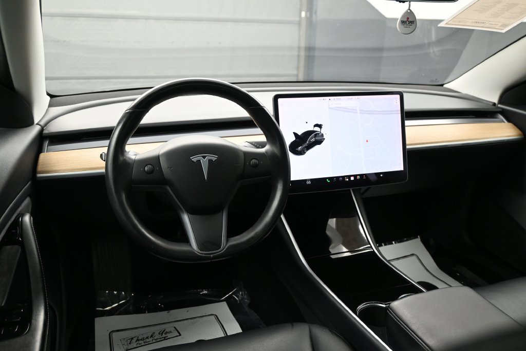 Used 2018 Tesla Model 3 Long Range RWD image 22