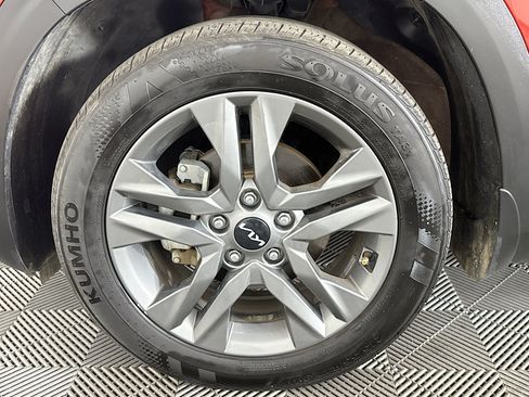 Used 2023 Kia Seltos S w/ Navigation Package FWD image 43
