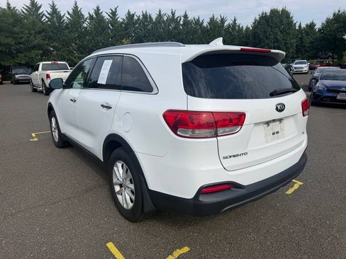 Used 2016 Kia Sorento LX AWD/4WD image 4