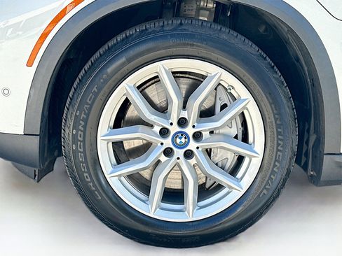 Certified 2023 BMW X5 xDrive45e w/ Parking Assistance Package image 39