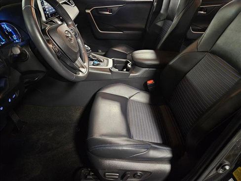 Used 2020 Toyota RAV4 XSE image 17