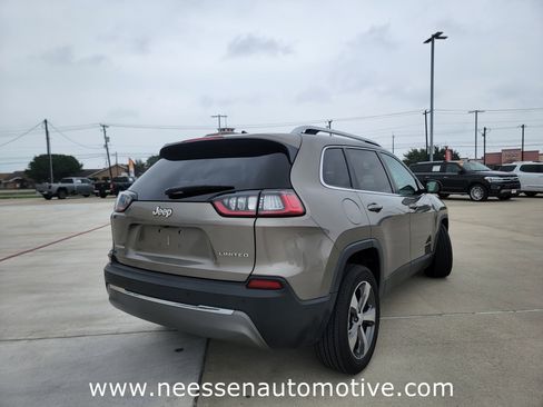 Used 2020 Jeep Cherokee Limited w/ Technology Group FWD image 7