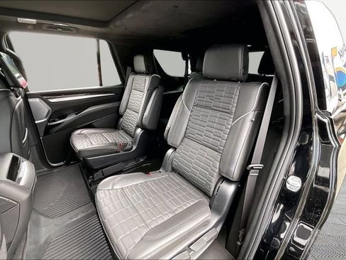 Used 2025 Cadillac Escalade Sport Platinum w/ LPO, ONYX Package AWD/4WD image 16