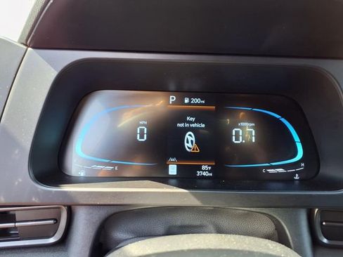 Certified 2025 Hyundai Elantra Sport FWD image 17