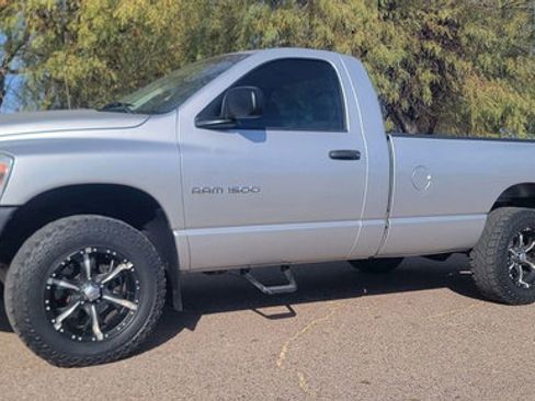 Used 2007 Dodge Ram 1500 Truck ST image 2