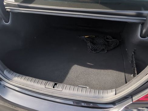 Used 2023 Genesis G70 2.0T image 12