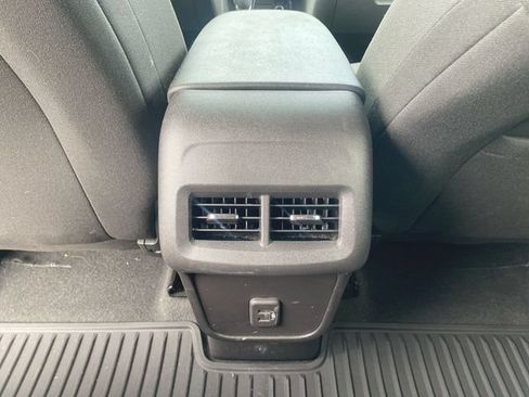 Used 2024 Chevrolet Equinox LT FWD image 20
