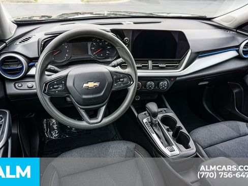 Used 2025 Chevrolet Trax LS w/ LS Convenience Package FWD image 40