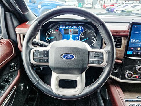 Used 2023 Ford Expedition Max Limited image 20