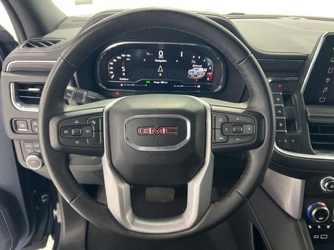 Used 2024 GMC Yukon SLT AWD/4WD image 11