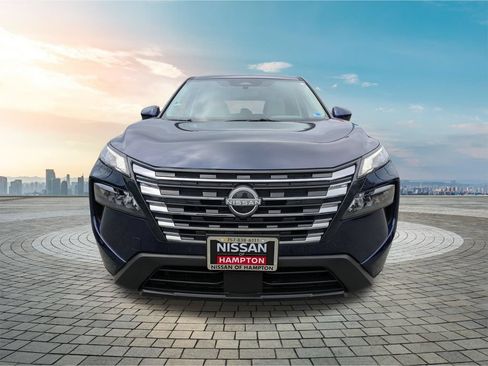 Certified 2025 Nissan Rogue SV FWD image 10