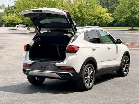 Used 2021 Buick Encore GX Select w/ Advanced Technology Package FWD image 18