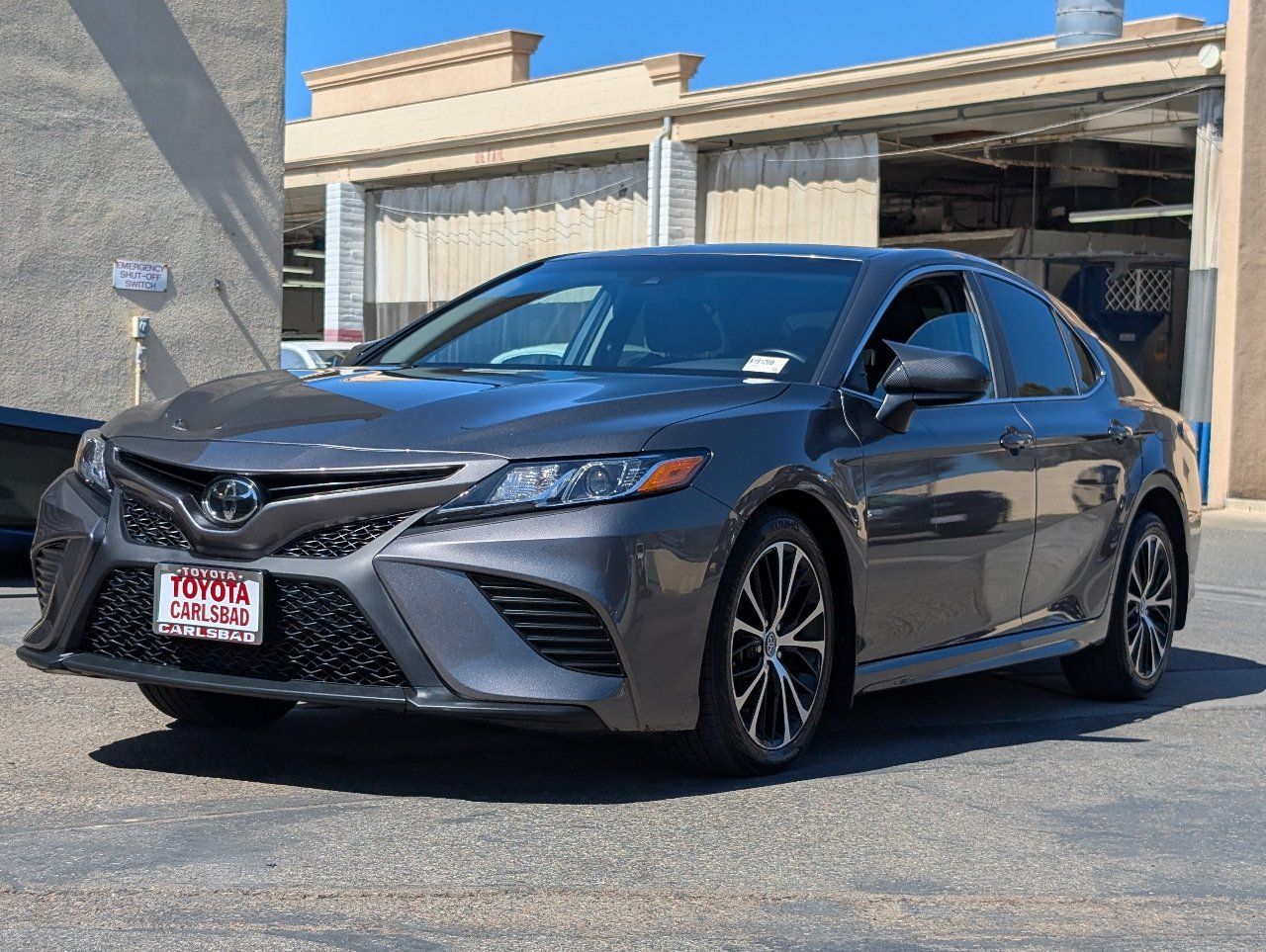 Used 2020 Toyota Camry SE FWD image 11